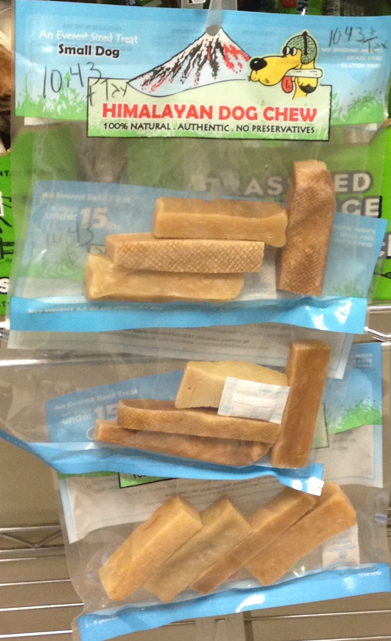 Himalayan dog chew treats in a clear package, labeled for small dogs. 100% natural and preservative-free, suitable for dogs under 15 lbs.